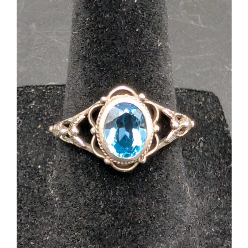 Vintage Sterling Silver Blue Topaz Art Nouveau Filigree Leaf Ring Size 8.25 - Picture 1 of 7